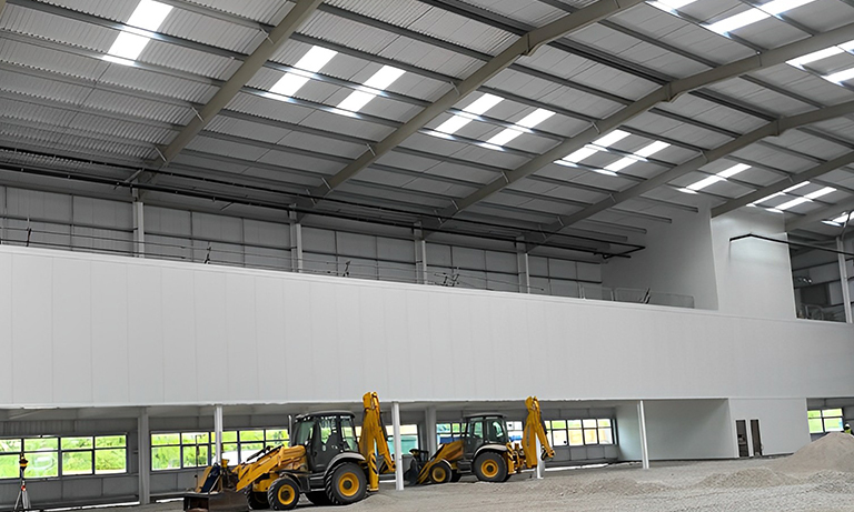 Ukrainian Warehouse & Partition Office Utilizing 100mm Rock Wool Sandwich Panel